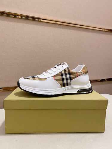 Scarpa Uomo Burberry Codice 0910B30 Taglia 3844