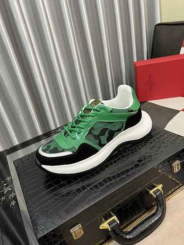Valentino Men's Shoe Code: 0909B60 Size: 38-44 (45 can be customized)