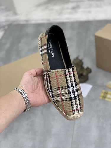 Scarpa Uomo Burberry Codice 0903B30 Taglia 3845 46 realizzata su misura