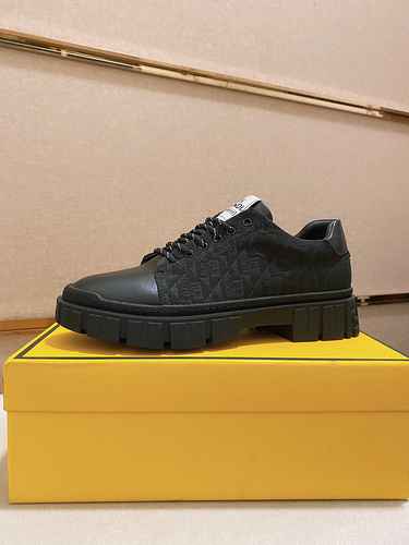 Scarpa Uomo Fendi Codice 0910B30 Taglia 3844