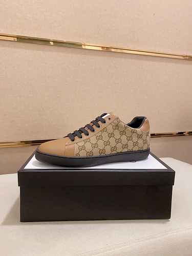 GUCCI Scarpa Uomo Cod. 0910B30 Taglia 3844