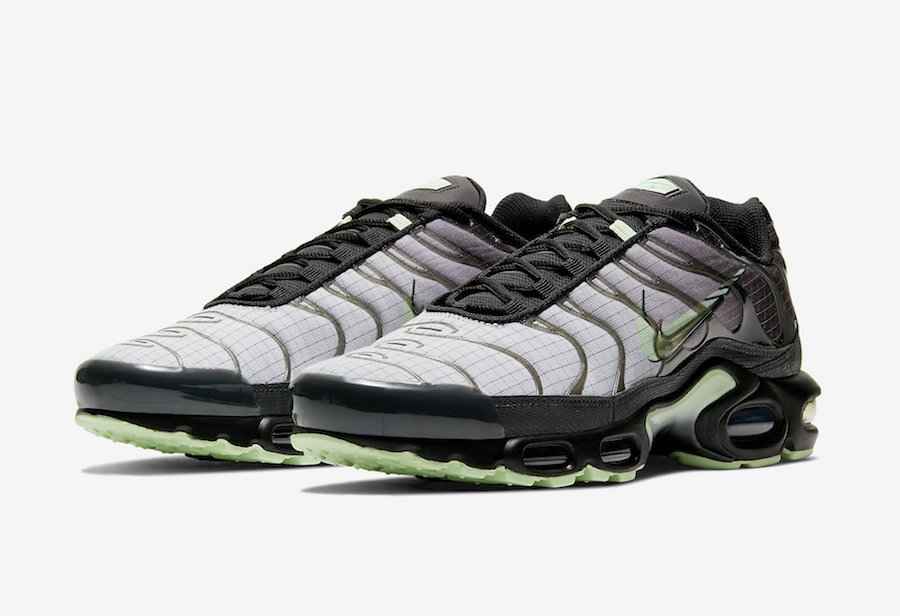 Nike-Air-Max-Plus-Green-Glow-CT1619-001-Release-Date-4.jpg