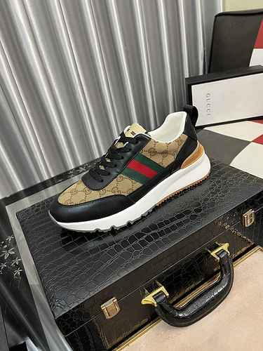 GUCCI Scarpa Uomo Cod. 0908B50 Taglia 3844