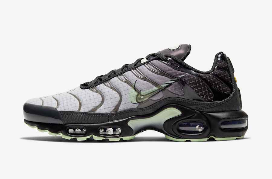 Nike-Air-Max-Plus-Green-Glow-CT1619-001-Release-Date.jpg