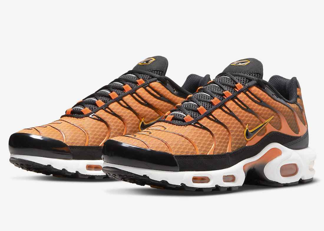 Nike-Air-Max-Plus-Orange-Black-DM0032-800-Release-Date-4.jpeg