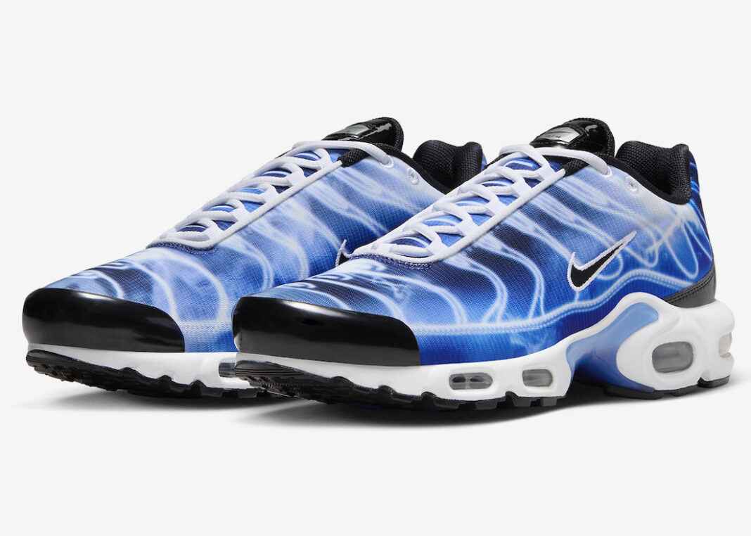 Nike-Air-Max-Plus-Light-Photography-Royal-Blue-DZ3531-400-4-1068x762.jpeg