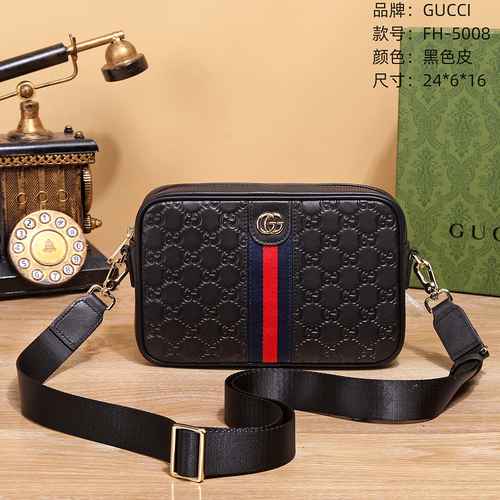 GUCCI Borsa a tracolla esclusiva da uomo Realizzata in materiale di tela importato Consegna di alta 