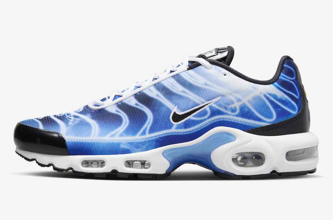 Nike-Air-Max-Plus-Light-Photography-Royal-Blue-DZ3531-400-1068x708.jpeg