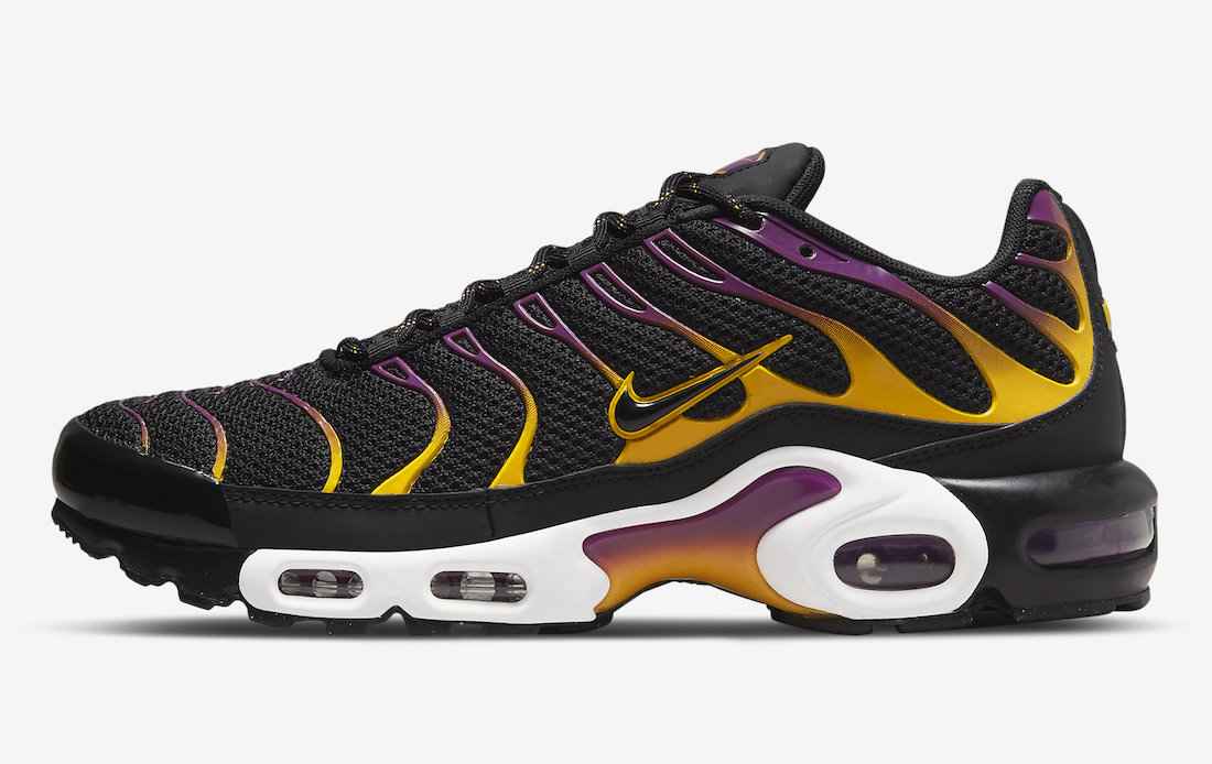 Nike-Air-Max-Plus-DX2663-001-Release-Date.jpeg