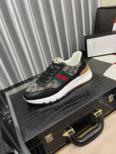 GUCCI Scarpa Uomo Cod. 0908B50 Taglia 3844