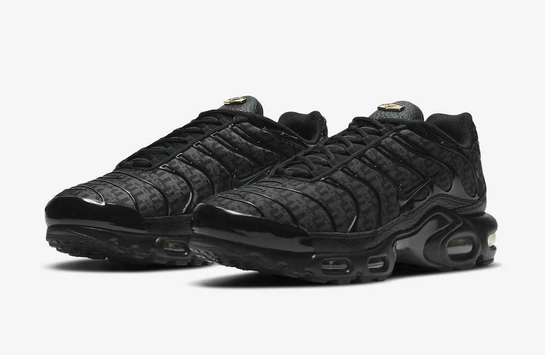 Nike-Air-Max-Plus-Black-DD9609-001-Release-Date-4.jpg