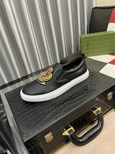 GUCCI Scarpa Uomo Cod. 0908B40 Taglia 3844