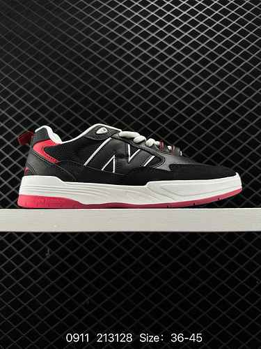 La serie New Balance 88 di scarpe da tavola comode e resistenti all'usura nere e rosse ha debuttato 