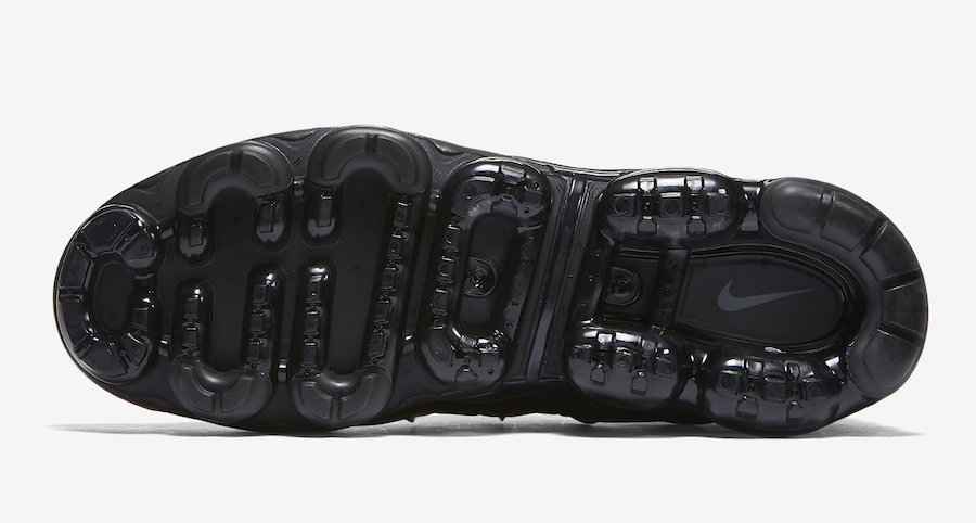 nike-air-vapormax-plus-black-924453-004-1.jpg