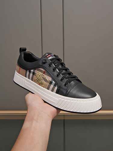 Scarpa Uomo Burberry Codice 0911B30 Taglia 3844 45 realizzata su misura