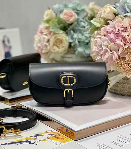 La borsa sottobraccio DIOR è realizzata in pelle originale di alto livello importata e versione repl