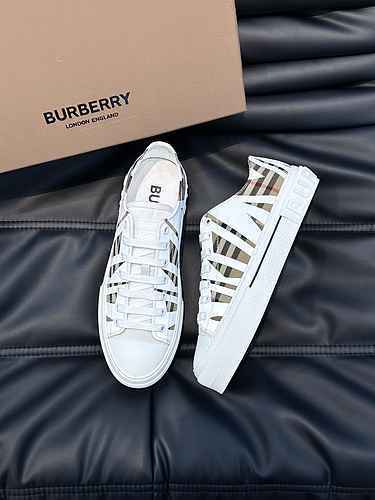 Scarpa Uomo Burberry Codice 0914B40 Taglia 3844 45 realizzata su misura