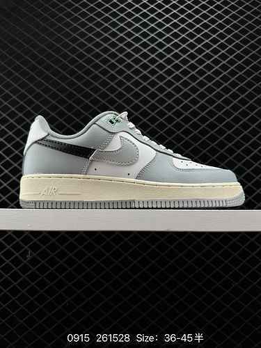 4 scarpe da ginnastica casual mid top Nike Air Force Low Air Force One a livello aziendale Le presta