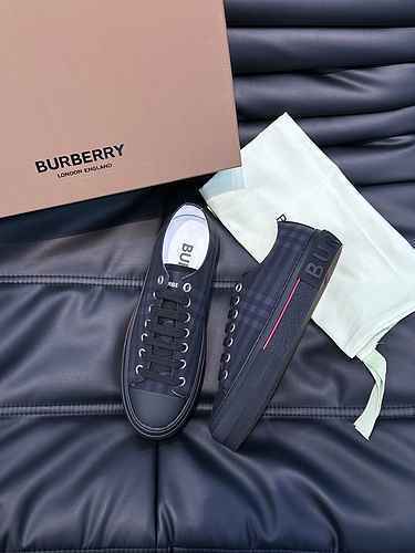 Scarpa Uomo Burberry Codice 0914B40 Taglia 3844 45 realizzata su misura