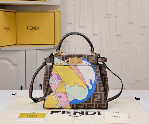 FENDI La borsa Fendi è realizzata in materiale di tela importato con borsa regalo di consegna di alt