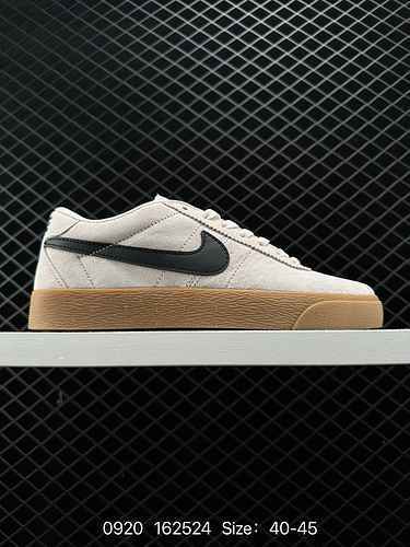 2 NikeScarpe Nike da uomo e da donna con True Band Half Size Pioniere di un nuovo stile decostruttiv