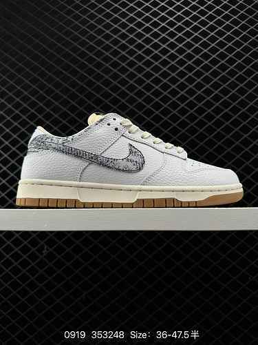 24 Nike SB Dunk Low quotWashed Denimquot Wash Denim L'intero paio di scarpe utilizza una tomaia in p