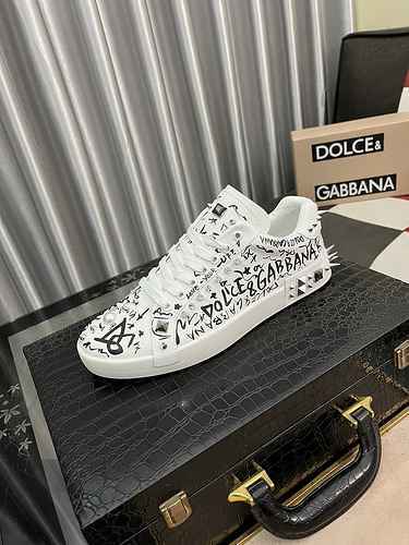 Scarpa Uomo DolceampGabbana Codice 0918B90 Taglia 3844 personalizzata al 45