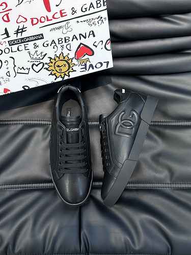 Dolce&Gabbana Men's Shoe Code: 0922B40 Size: 38-44