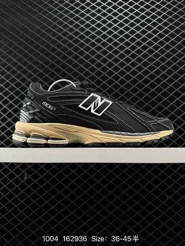 8. New Balance M96 series jogging shoes for men and women. As one of NB's most classic archival shoe