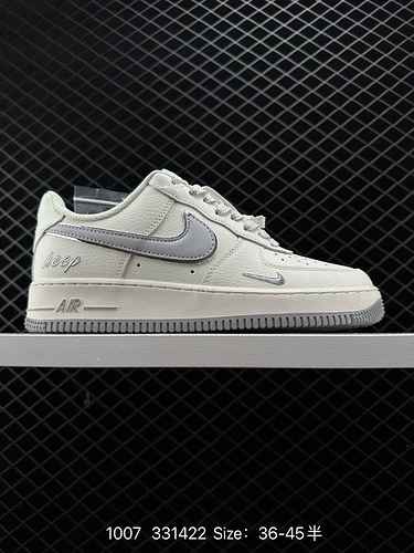 Nike Air Force Low Air Force One scarpe da tavola sportive casual e morbide con top medio. Le presta