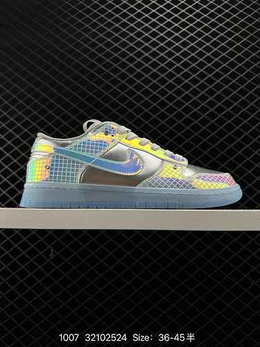 La serie di scarpe da ginnastica Nike SB Zoom Dunk Low presenta una scarpa sportiva casual classica 