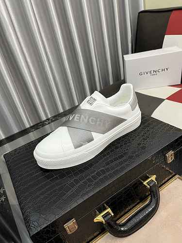 Givenchy Men's Shoe Code: 1003B20 Size: 38-44