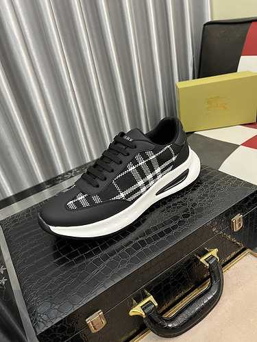 Scarpa Uomo Burberry Codice 1015B50 Taglia 3844