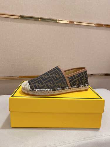 Scarpa da uomo Fendi Codice 1007B30 Taglia 3844 45 personalizzata senza reso o cambio