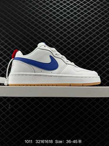 Il design classico e resistente della sneaker casual traspirante low top 9 Nike Court Borough per uo