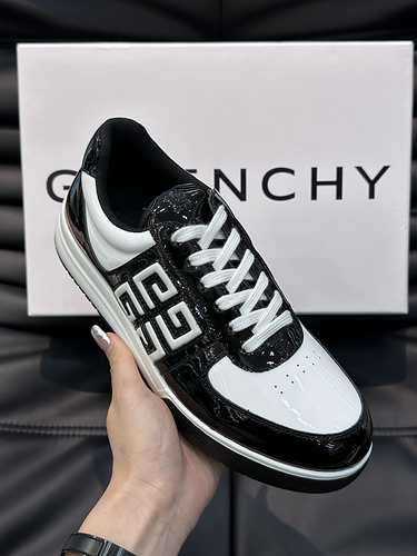 Scarpa Uomo Givenchy Codice 1013B50 Taglia 3844 45 realizzata su misura