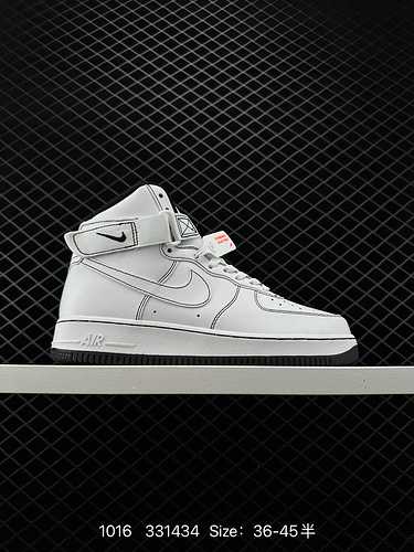 La scarpa da tavolo casual Nike Air Force High 7 Black and White High Top Red Line Air Force One Hig