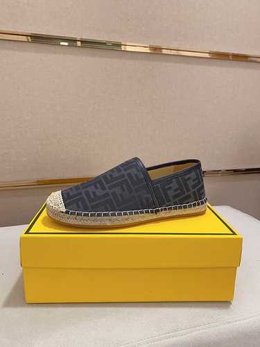 Scarpa da uomo Fendi Codice 1007B30 Taglia 3844 45 personalizzata senza reso o cambio