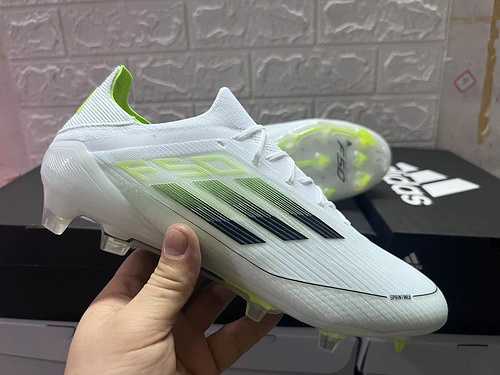 Arrivo Adidas F50Ultra Leggero Scarpe Da Calcio FG Chiodo Adidas F50 FG 3945