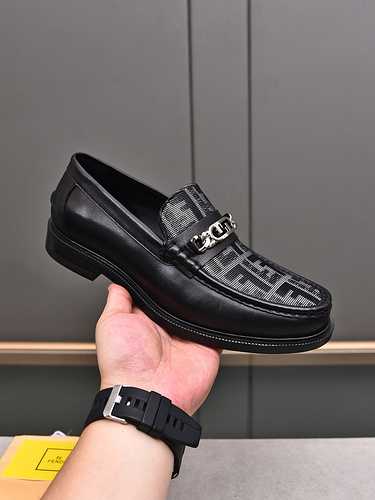 Scarpa da uomo Fendi Codice 1018B80 Taglia 3844 45 personalizzato non reso o cambio