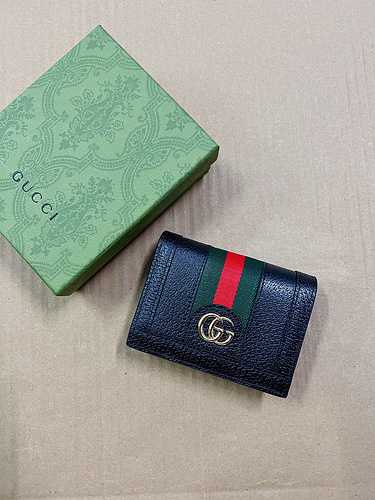 Il portafoglio GUCCI con clip corta adotta una borsa regalo originale importata in pelle bovina di a