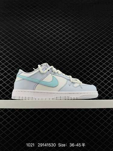 NIKE DUNK SB LOW Colorway personalizzata Dunk SB, come suggerisce il nome, ha un classico lignaggio 