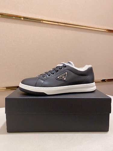 Scarpe da uomo in peluche Prada codice 1022B20 Taglia 3844