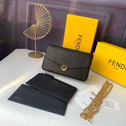 FENDI La borsa a catena Fendi adotta una borsa regalo originale importata in pelle bovina di alta qu