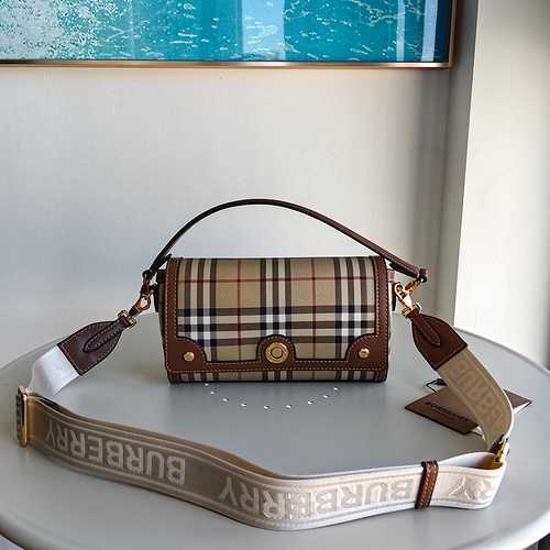 La borsa scozzese BUR Burberry è realizzata in pelle originale di alto livello importata e versione 