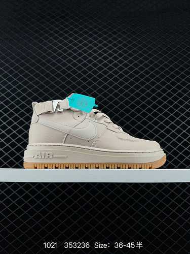 8 Nike Air Force High Utility 2 Le sneakers AF incorporano il robusto stile militare dell'Air Force 