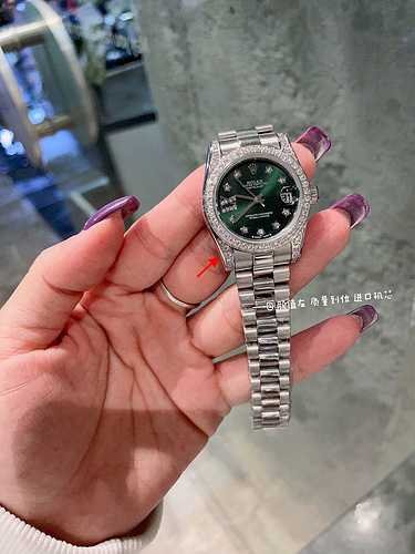 Orologio Rolex da donna abbinato al movimento meccanico originale completamente automatico. Cassa in