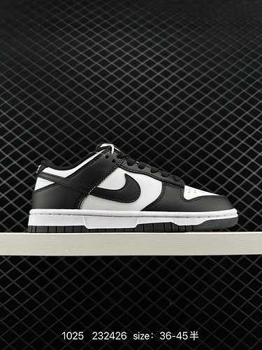 3 NIKE DUNK SB Low Panda Colors ️ Realizzata in nero con la Nike Dunk Low, la struttura della scarpa