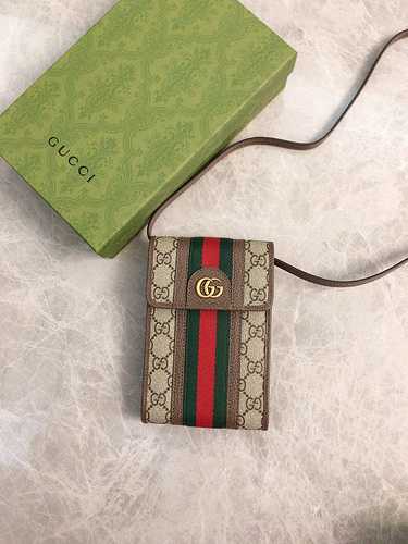 La borsa per cellulare GUCCI adotta una borsa regalo originale importata in pelle bovina di alta qua