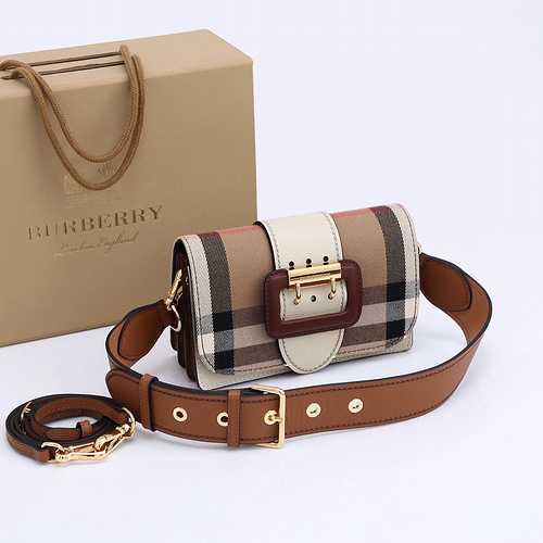 La borsa con fibbia BUR Burberry è realizzata in pelle originale di alto livello importata e version